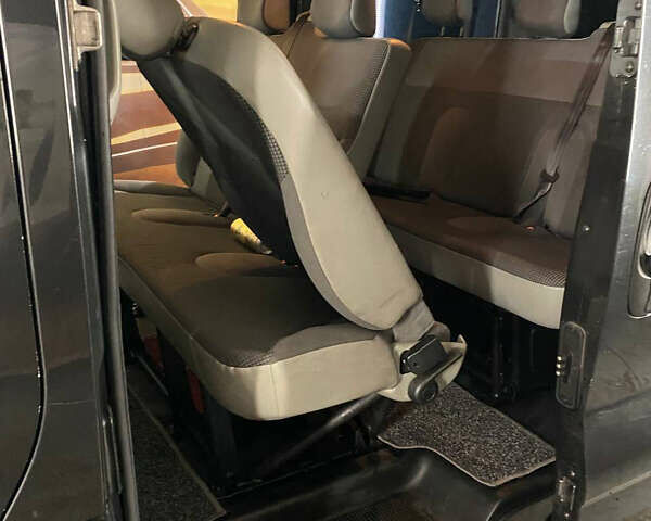 Черный Рено Трафик, объемом двигателя 2 л и пробегом 340 тыс. км за 15500 $, фото 11 на Automoto.ua