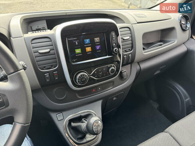 Черный Рено Трафик, объемом двигателя 1.6 л и пробегом 210 тыс. км за 19800 $, фото 20 на Automoto.ua