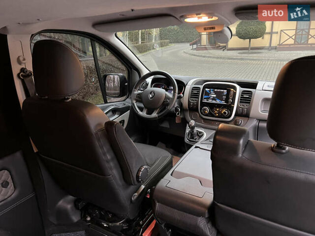 Черный Рено Трафик, объемом двигателя 1.6 л и пробегом 265 тыс. км за 19700 $, фото 92 на Automoto.ua