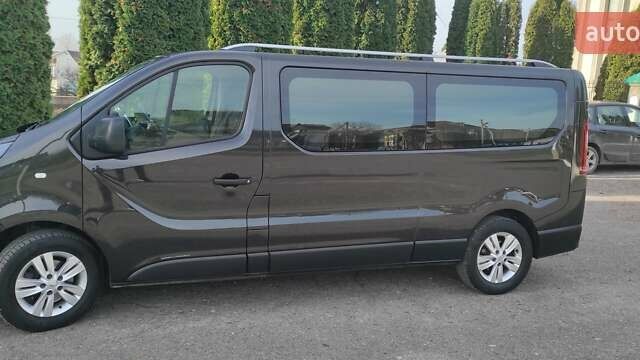 Чорний Рено Трафік, об'ємом двигуна 1.6 л та пробігом 227 тис. км за 18800 $, фото 3 на Automoto.ua