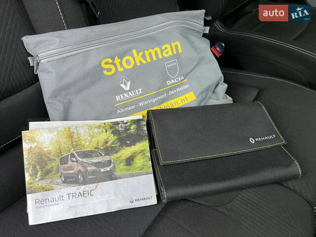 Черный Рено Трафик, объемом двигателя 1.6 л и пробегом 265 тыс. км за 19700 $, фото 29 на Automoto.ua