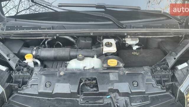 Черный Рено Трафик, объемом двигателя 2 л и пробегом 131 тыс. км за 29999 $, фото 18 на Automoto.ua