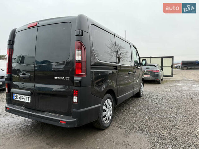 Чорний Рено Трафік, об'ємом двигуна 2 л та пробігом 237 тис. км за 21000 $, фото 4 на Automoto.ua