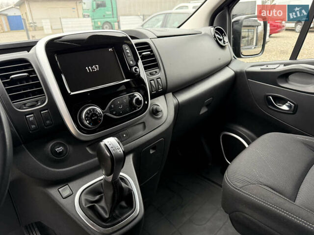 Чорний Рено Трафік, об'ємом двигуна 2 л та пробігом 250 тис. км за 29900 $, фото 39 на Automoto.ua