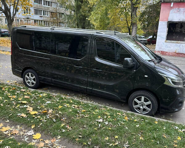 Черный Рено Трафик, объемом двигателя 2 л и пробегом 148 тыс. км за 28700 $, фото 3 на Automoto.ua
