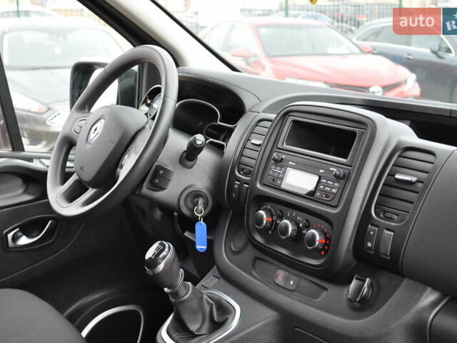 Черный Рено Трафик, объемом двигателя 2 л и пробегом 166 тыс. км за 27800 $, фото 65 на Automoto.ua