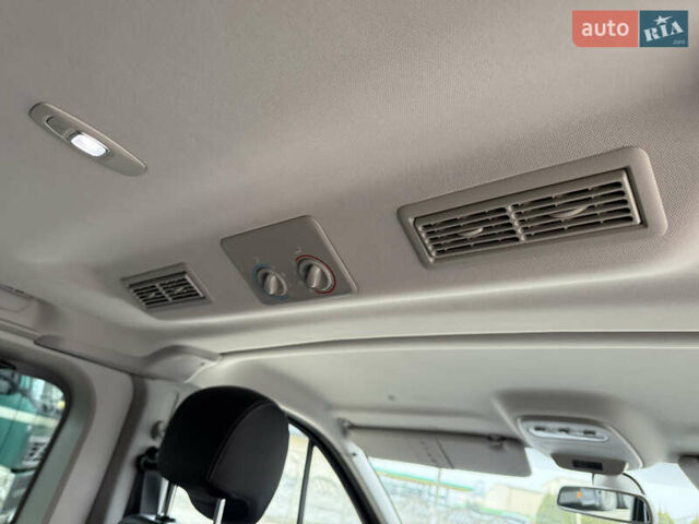 Чорний Рено Трафік, об'ємом двигуна 2 л та пробігом 250 тис. км за 29900 $, фото 32 на Automoto.ua