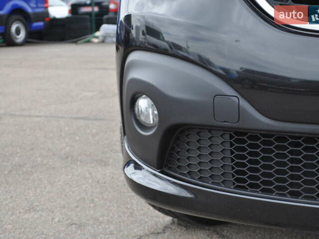 Черный Рено Трафик, объемом двигателя 2 л и пробегом 166 тыс. км за 27800 $, фото 26 на Automoto.ua