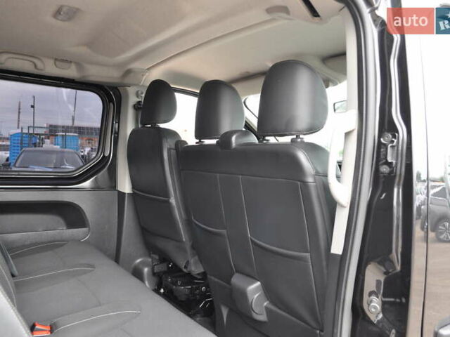 Черный Рено Трафик, объемом двигателя 2 л и пробегом 166 тыс. км за 27800 $, фото 32 на Automoto.ua