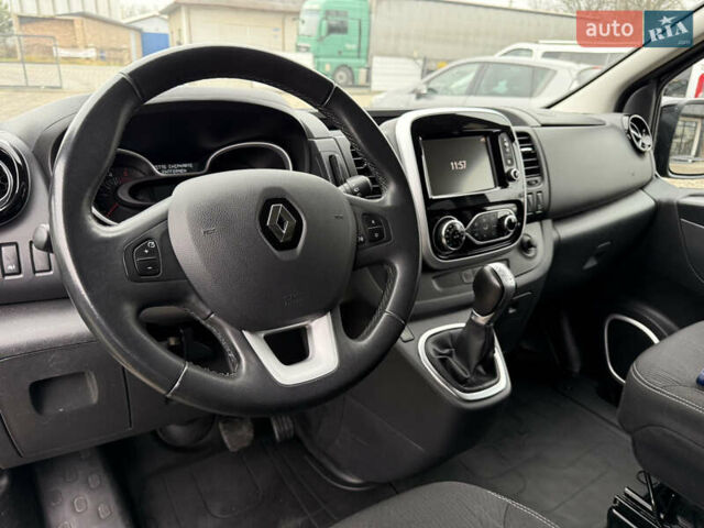 Чорний Рено Трафік, об'ємом двигуна 2 л та пробігом 250 тис. км за 29900 $, фото 40 на Automoto.ua