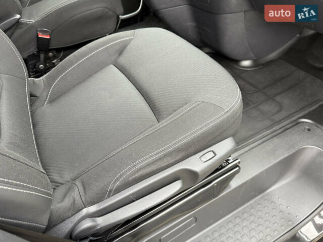 Чорний Рено Трафік, об'ємом двигуна 2 л та пробігом 250 тис. км за 29900 $, фото 21 на Automoto.ua