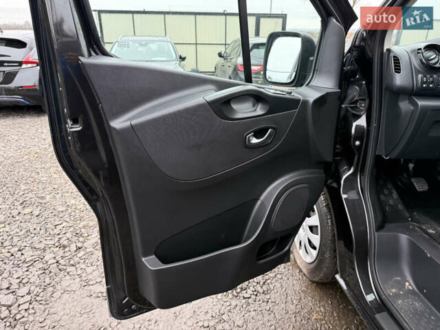 Чорний Рено Трафік, об'ємом двигуна 2 л та пробігом 237 тис. км за 21000 $, фото 14 на Automoto.ua