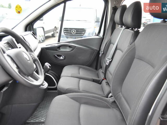 Черный Рено Трафик, объемом двигателя 2 л и пробегом 166 тыс. км за 27800 $, фото 46 на Automoto.ua