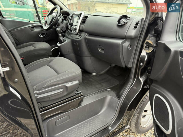 Чорний Рено Трафік, об'ємом двигуна 2 л та пробігом 250 тис. км за 29900 $, фото 22 на Automoto.ua