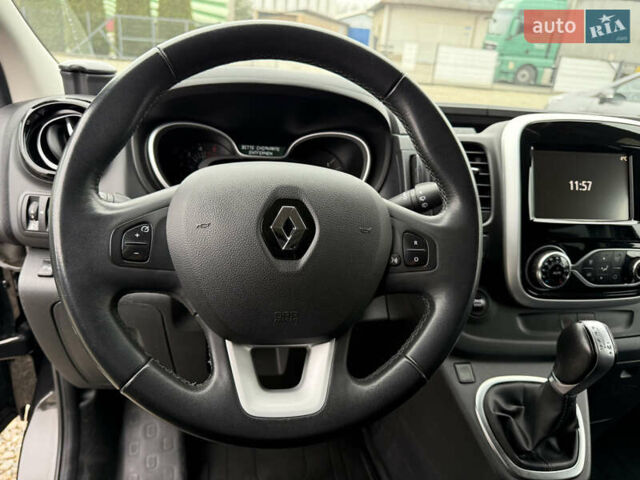 Чорний Рено Трафік, об'ємом двигуна 2 л та пробігом 250 тис. км за 29900 $, фото 41 на Automoto.ua