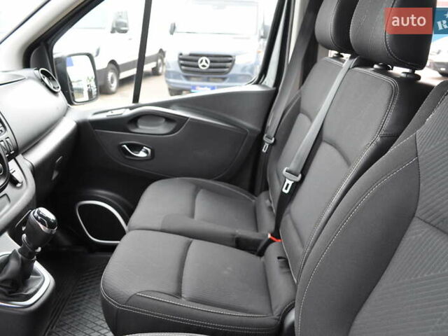 Черный Рено Трафик, объемом двигателя 2 л и пробегом 166 тыс. км за 27800 $, фото 49 на Automoto.ua