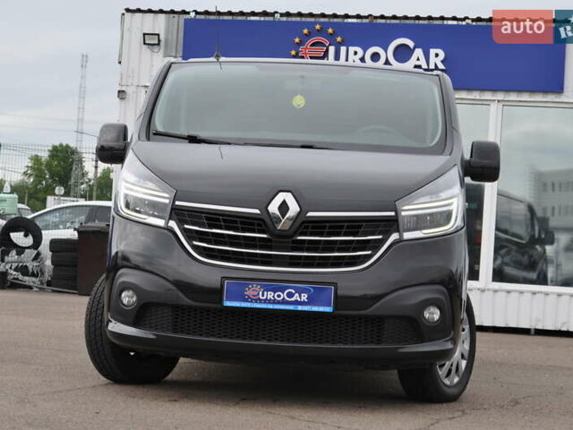 Черный Рено Трафик, объемом двигателя 2 л и пробегом 166 тыс. км за 27800 $, фото 2 на Automoto.ua