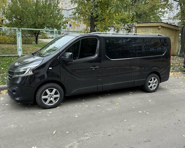 Черный Рено Трафик, объемом двигателя 2 л и пробегом 148 тыс. км за 28700 $, фото 2 на Automoto.ua