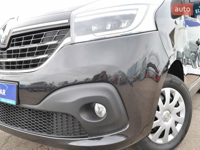 Черный Рено Трафик, объемом двигателя 2 л и пробегом 166 тыс. км за 27800 $, фото 21 на Automoto.ua