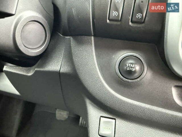 Чорний Рено Трафік, об'ємом двигуна 2 л та пробігом 250 тис. км за 29900 $, фото 18 на Automoto.ua