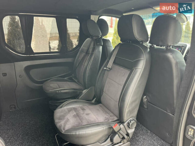 Чорний Рено Трафік, об'ємом двигуна 2 л та пробігом 16 тис. км за 34500 $, фото 17 на Automoto.ua