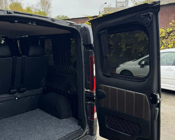 Черный Рено Трафик, объемом двигателя 2 л и пробегом 148 тыс. км за 28700 $, фото 16 на Automoto.ua