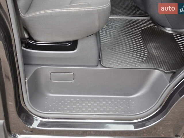 Черный Рено Трафик, объемом двигателя 2 л и пробегом 166 тыс. км за 27800 $, фото 64 на Automoto.ua