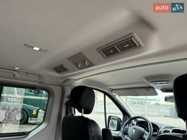 Чорний Рено Трафік, об'ємом двигуна 2 л та пробігом 250 тис. км за 29900 $, фото 29 на Automoto.ua