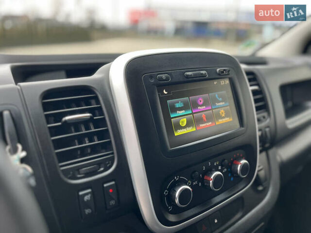 Чорний Рено Трафік, об'ємом двигуна 2 л та пробігом 16 тис. км за 34500 $, фото 26 на Automoto.ua