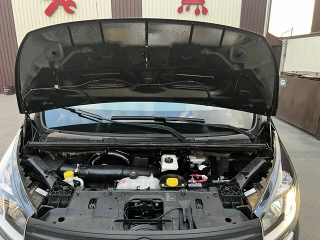 Черный Рено Трафик, объемом двигателя 2 л и пробегом 162 тыс. км за 19800 $, фото 6 на Automoto.ua