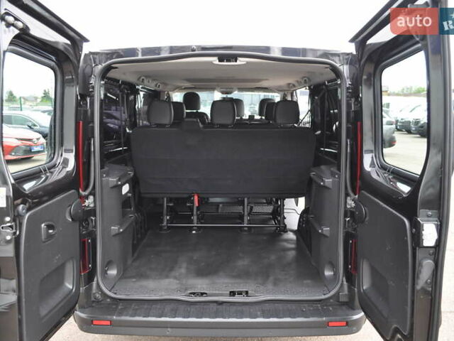 Черный Рено Трафик, объемом двигателя 2 л и пробегом 166 тыс. км за 27800 $, фото 41 на Automoto.ua