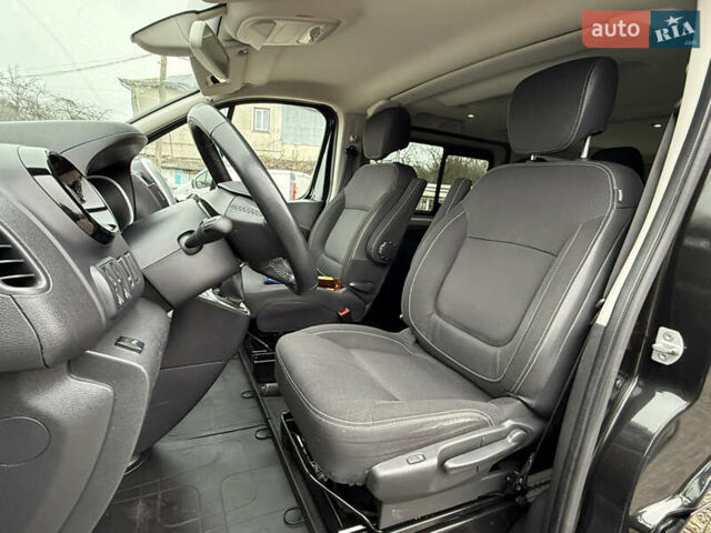 Чорний Рено Трафік, об'ємом двигуна 2 л та пробігом 250 тис. км за 29900 $, фото 42 на Automoto.ua