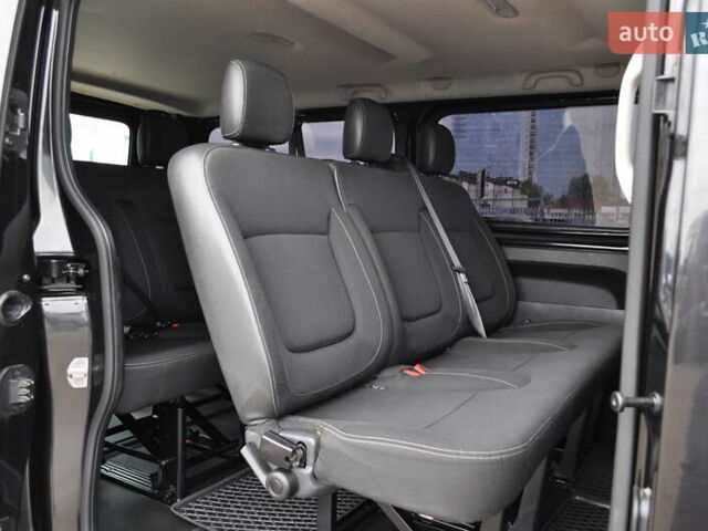 Черный Рено Трафик, объемом двигателя 2 л и пробегом 166 тыс. км за 27800 $, фото 30 на Automoto.ua