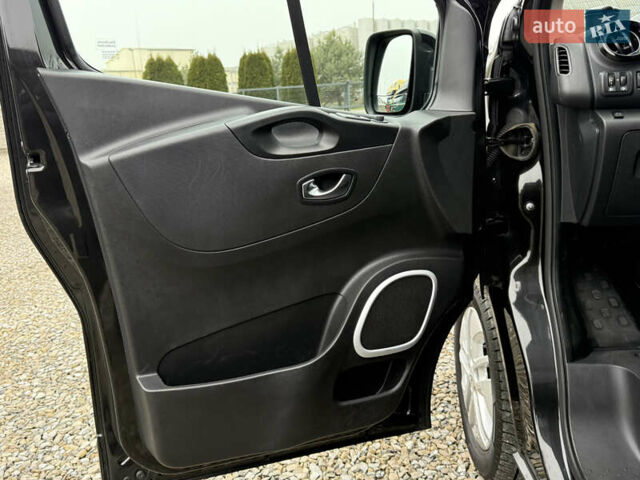 Чорний Рено Трафік, об'ємом двигуна 2 л та пробігом 250 тис. км за 29900 $, фото 46 на Automoto.ua