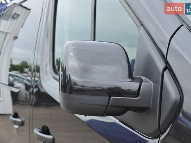 Черный Рено Трафик, объемом двигателя 2 л и пробегом 166 тыс. км за 27800 $, фото 28 на Automoto.ua