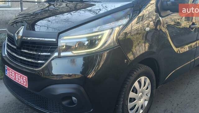 Черный Рено Трафик, объемом двигателя 2 л и пробегом 131 тыс. км за 29999 $, фото 17 на Automoto.ua