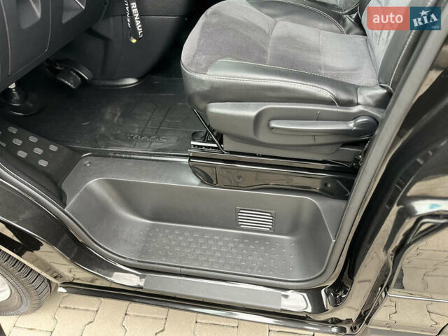 Чорний Рено Трафік, об'ємом двигуна 2 л та пробігом 16 тис. км за 34500 $, фото 29 на Automoto.ua