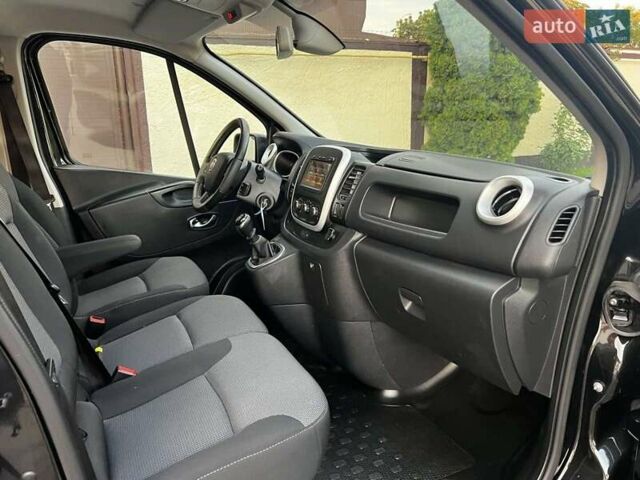 Чорний Рено Трафік, об'ємом двигуна 2 л та пробігом 163 тис. км за 19900 $, фото 8 на Automoto.ua