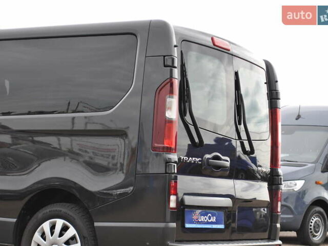 Черный Рено Трафик, объемом двигателя 2 л и пробегом 166 тыс. км за 27800 $, фото 9 на Automoto.ua