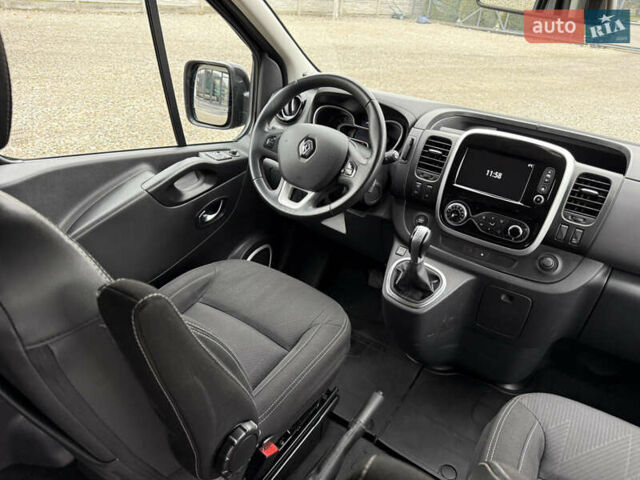 Чорний Рено Трафік, об'ємом двигуна 2 л та пробігом 250 тис. км за 29900 $, фото 33 на Automoto.ua
