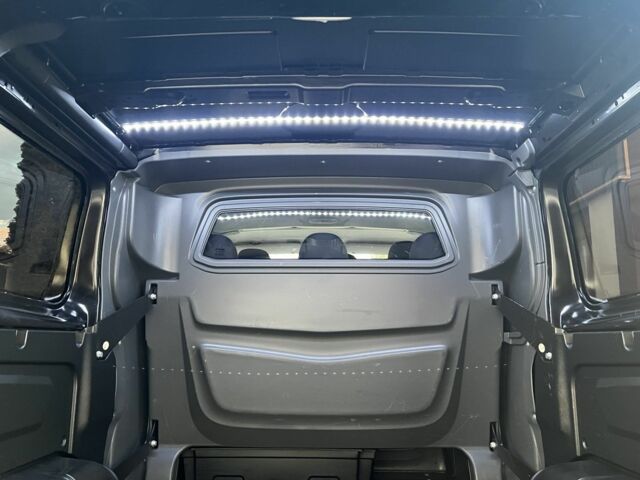 Черный Рено Трафик, объемом двигателя 2 л и пробегом 162 тыс. км за 19800 $, фото 5 на Automoto.ua