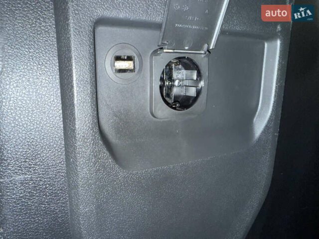 Чорний Рено Трафік, об'ємом двигуна 2 л та пробігом 250 тис. км за 29900 $, фото 23 на Automoto.ua