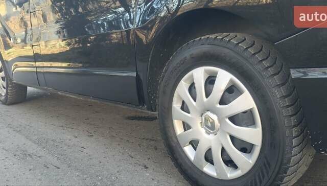 Черный Рено Трафик, объемом двигателя 2 л и пробегом 131 тыс. км за 29999 $, фото 10 на Automoto.ua