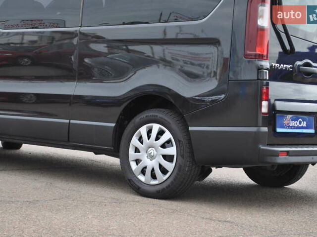 Черный Рено Трафик, объемом двигателя 2 л и пробегом 166 тыс. км за 27800 $, фото 10 на Automoto.ua