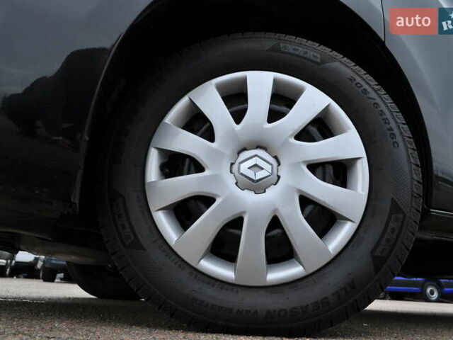 Черный Рено Трафик, объемом двигателя 2 л и пробегом 166 тыс. км за 27800 $, фото 13 на Automoto.ua