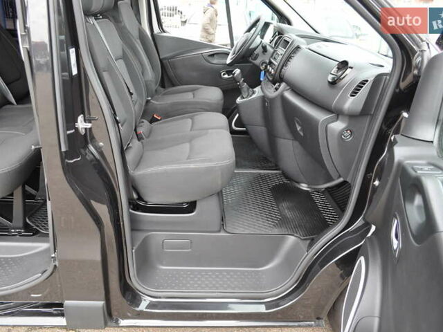 Черный Рено Трафик, объемом двигателя 2 л и пробегом 166 тыс. км за 27800 $, фото 62 на Automoto.ua