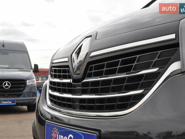 Черный Рено Трафик, объемом двигателя 2 л и пробегом 166 тыс. км за 27800 $, фото 22 на Automoto.ua