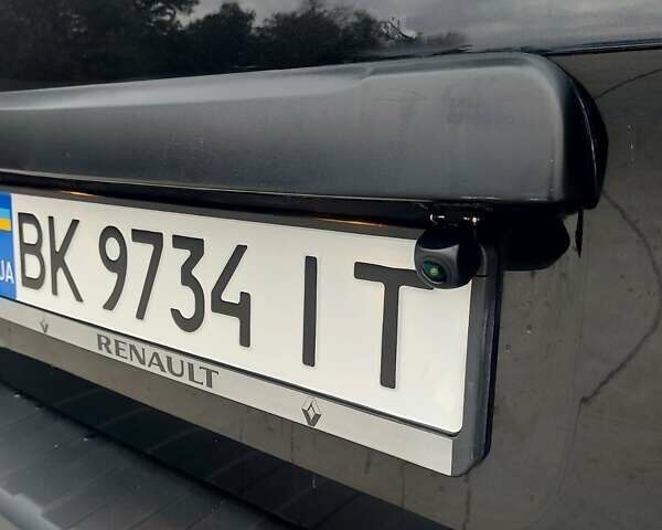Черный Рено Трафик, объемом двигателя 2 л и пробегом 172 тыс. км за 21700 $, фото 2 на Automoto.ua