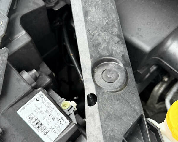 Чорний Рено Трафік, об'ємом двигуна 2 л та пробігом 237 тис. км за 21000 $, фото 27 на Automoto.ua