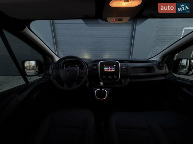 Черный Рено Трафик, объемом двигателя 2 л и пробегом 168 тыс. км за 23999 $, фото 58 на Automoto.ua